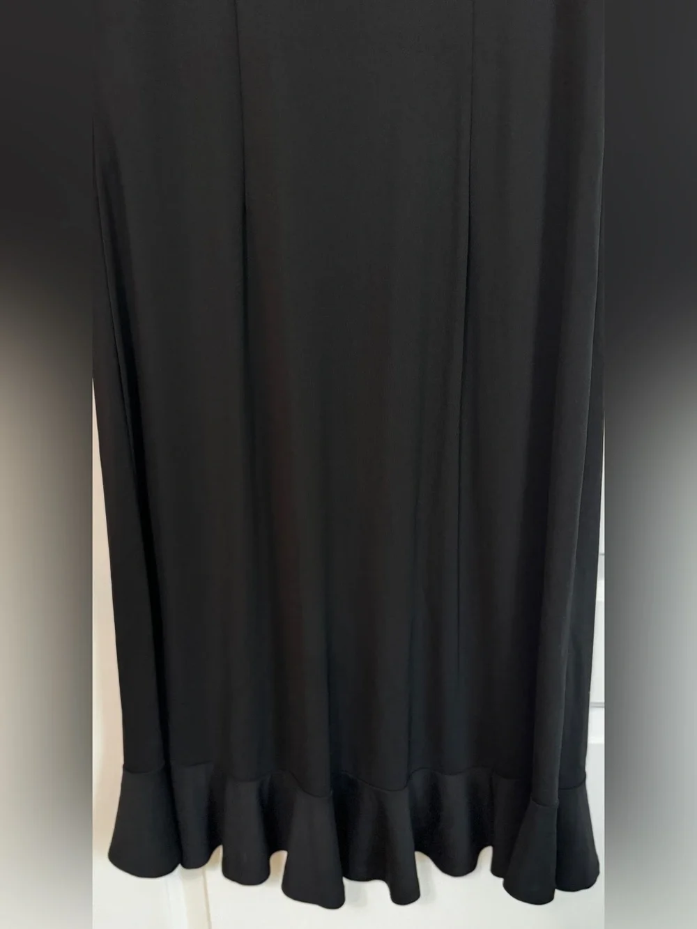 Ann Taylor LOFT Black V-Neck Ruffle Hem Midi Dress Size 8
